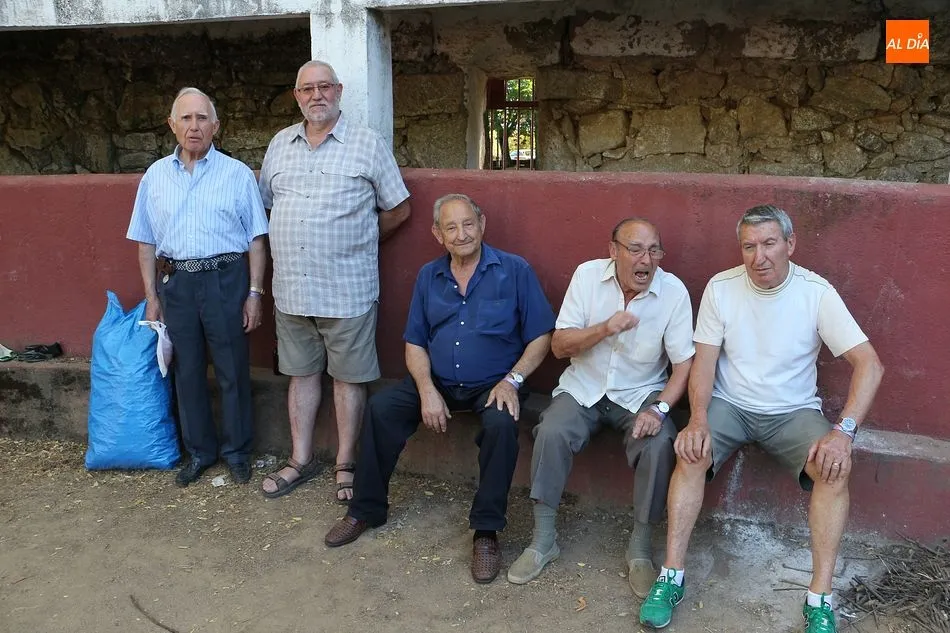 Foto 5 - Sequeros despide sus festejos con la merienda de la novillada