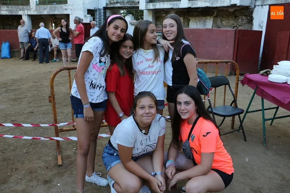 Foto 4 - Sequeros despide sus festejos con la merienda de la novillada