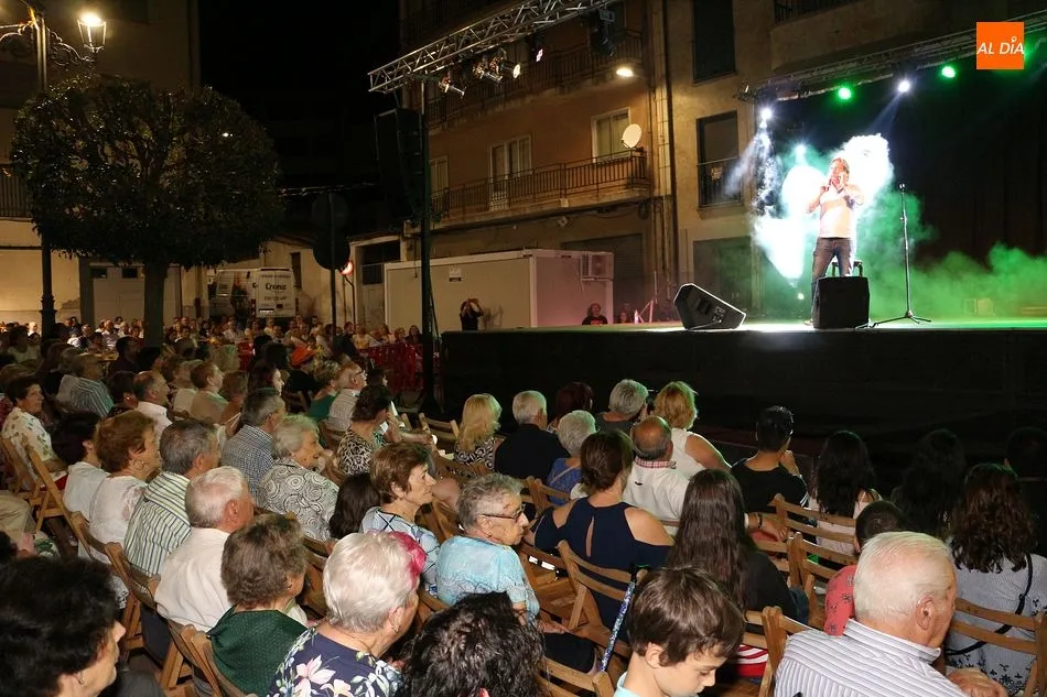 Foto 6 - El humor protagoniza la noche en Guijuelo