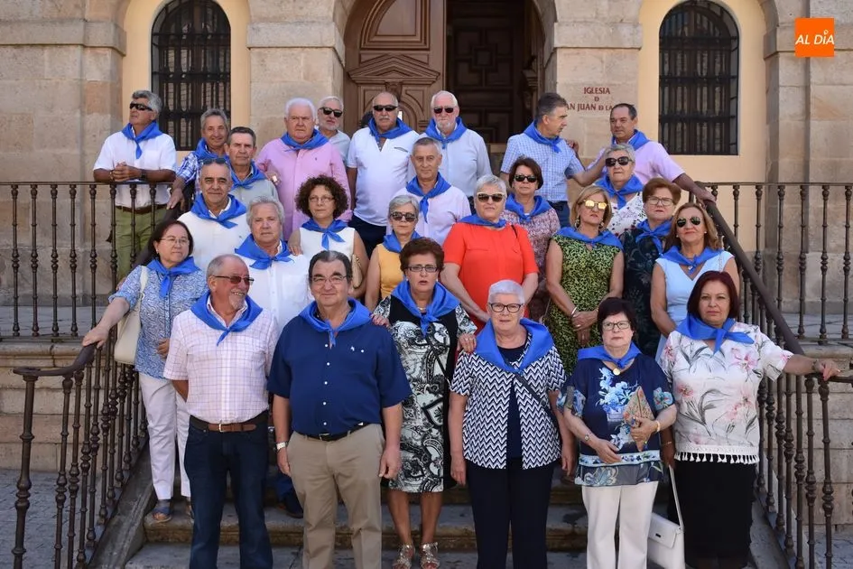 Los quintos de 1954 en la Plaza de las Madres