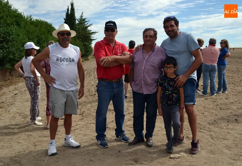 Foto 6 - Vibrante y dividido XIX Encierro a caballo de Macotera