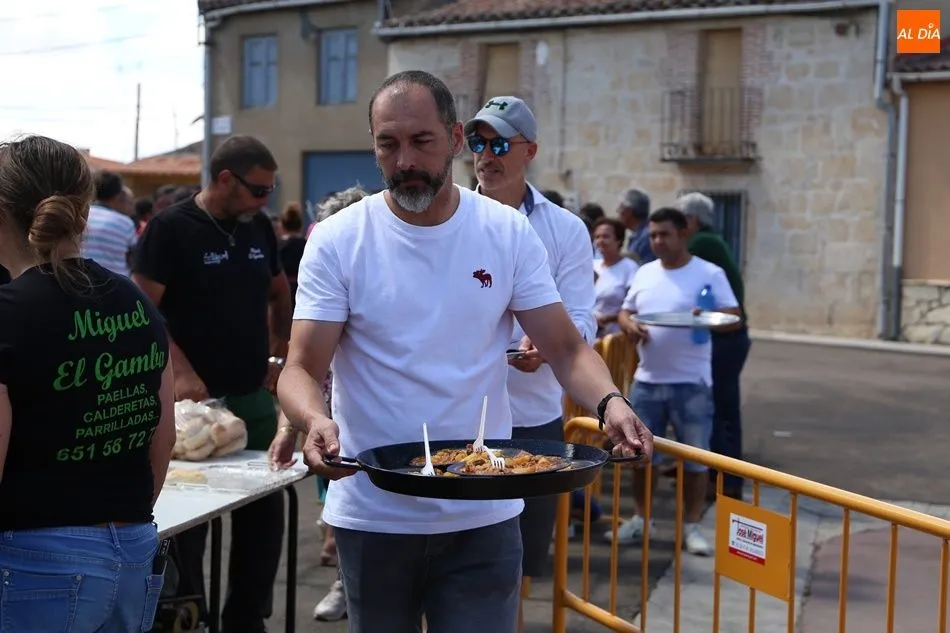 Foto 8 - Los vecinos de Valdelosa reponen fuerzas con una caldereta de carne