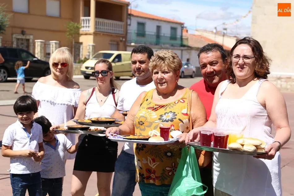 Foto 4 - Los vecinos de Valdelosa reponen fuerzas con una caldereta de carne