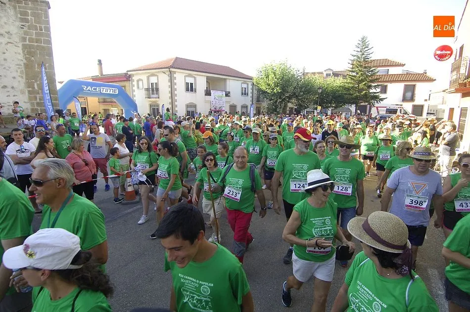 Salida de los andarines | Fotos Adrián Martín