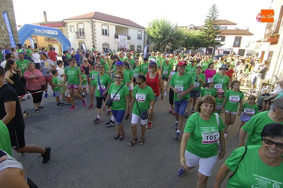 Foto 8 - Una marea verde ti&ntilde;e Martiago en la 8&ordf; Carrera Popular de la localidad  