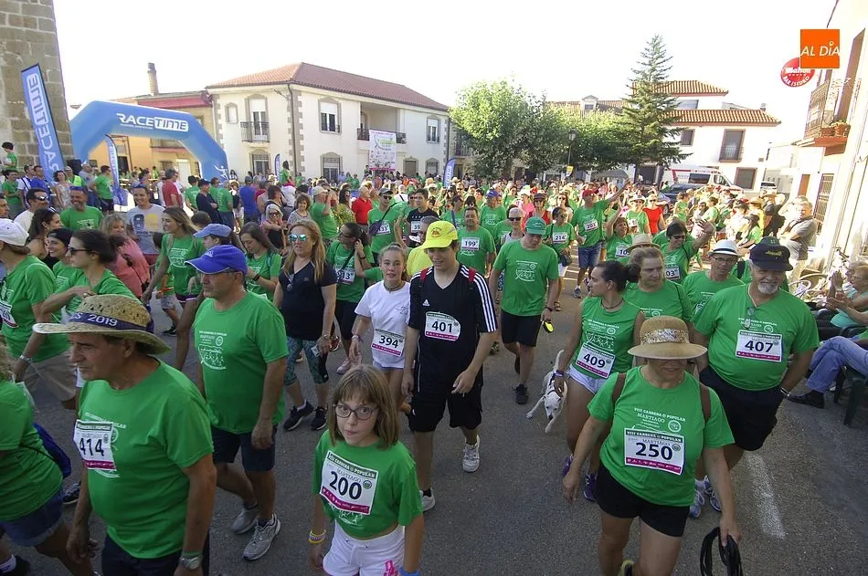 Foto 11 - Una marea verde ti&ntilde;e Martiago en la 8&ordf; Carrera Popular de la localidad  