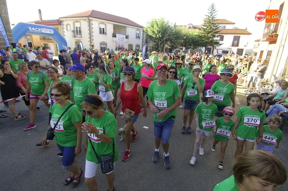 Foto 7 - Una marea verde ti&ntilde;e Martiago en la 8&ordf; Carrera Popular de la localidad  