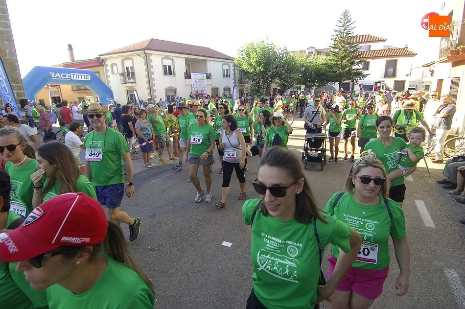 Foto 5 - Una marea verde ti&ntilde;e Martiago en la 8&ordf; Carrera Popular de la localidad  