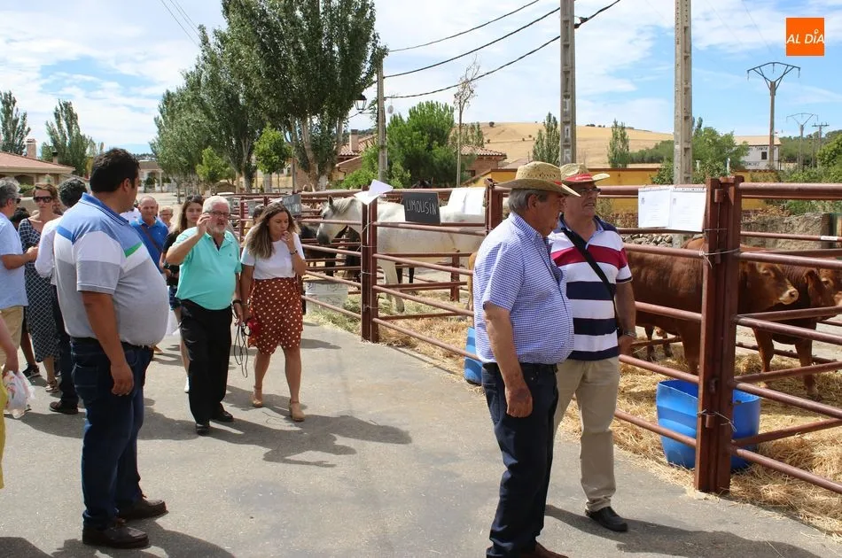 Foto 10 - Galinduste consolida su Feria Agroalimentaria y apuesta por la ganader&iacute;a