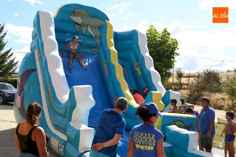 Foto 4 - Los vecinos de Valdemierque disfrutan del final de fiestas