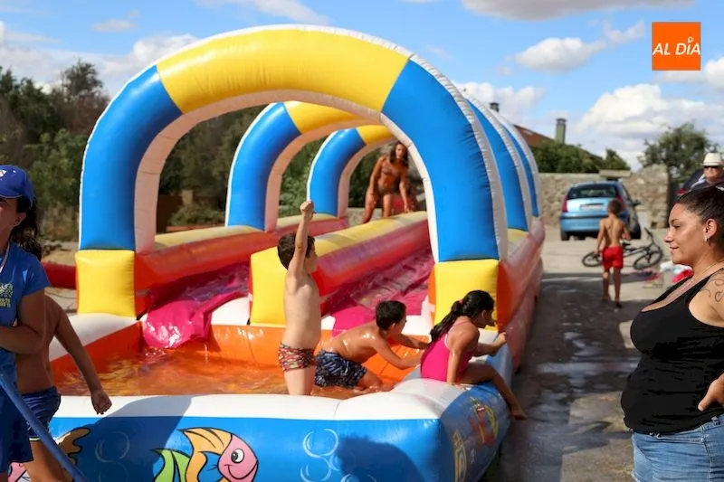 Foto 3 - Los vecinos de Valdemierque disfrutan del final de fiestas