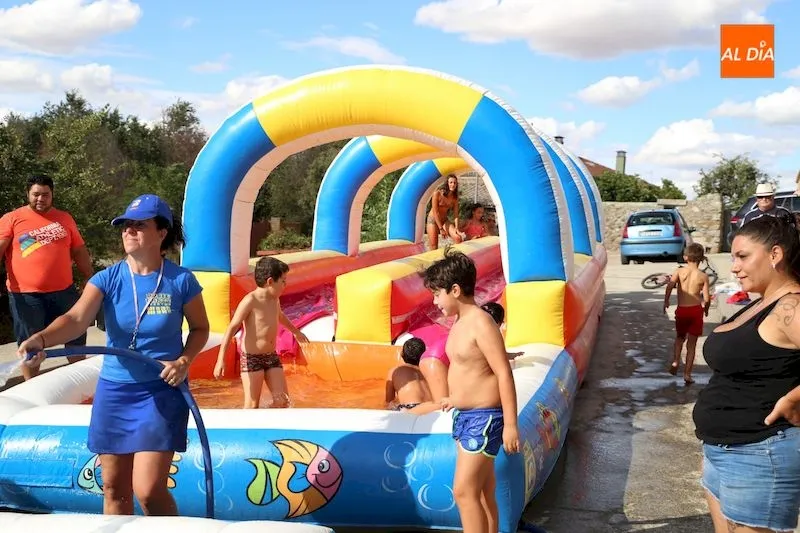 Foto 2 - Los vecinos de Valdemierque disfrutan del final de fiestas