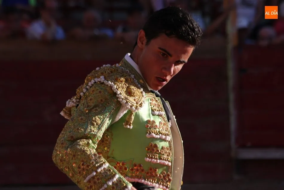 Foto 9 - Buena tarde de toros en Villarino con salida a hombros de Valent&iacute;n Hoyos  