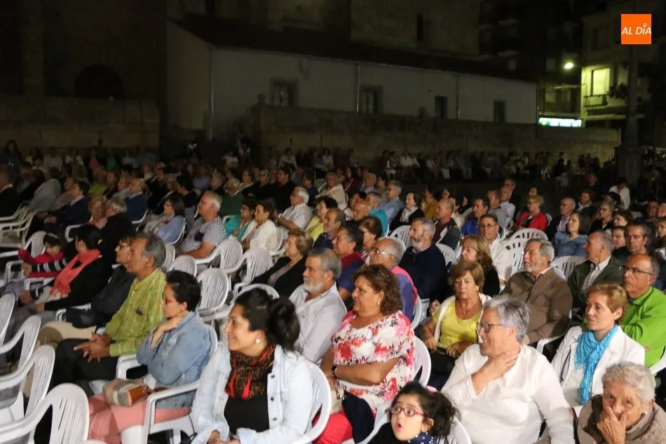 Foto 5 - Bonita actuaci&oacute;n de habaneras para poner el broche en Vitigudino a las Ferias y Fiestas 2019  