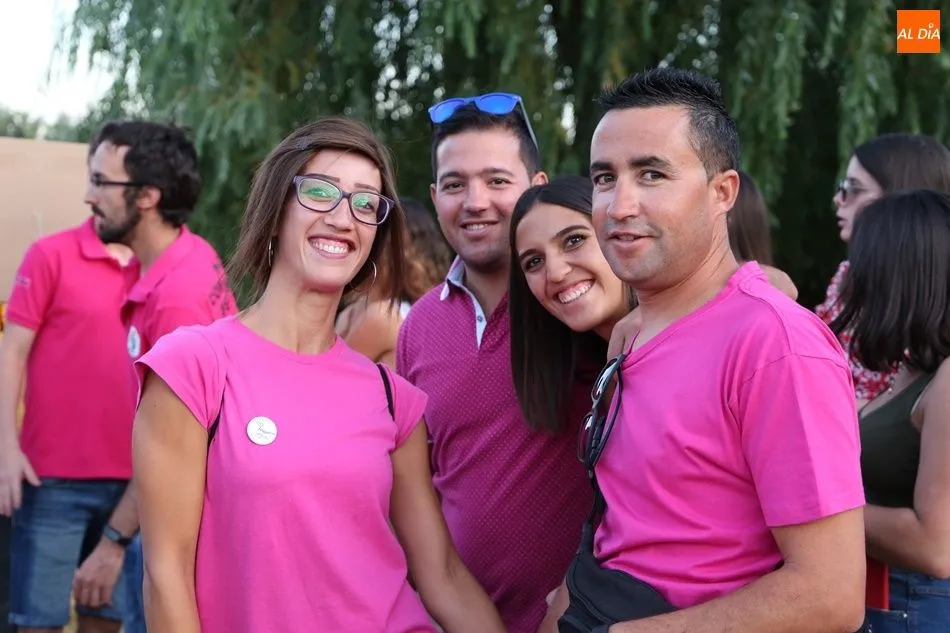 Foto 8 - Los vecinos de Babilafuente cogen fuerzas con la parrillada para la &uacute;ltima noche festiva