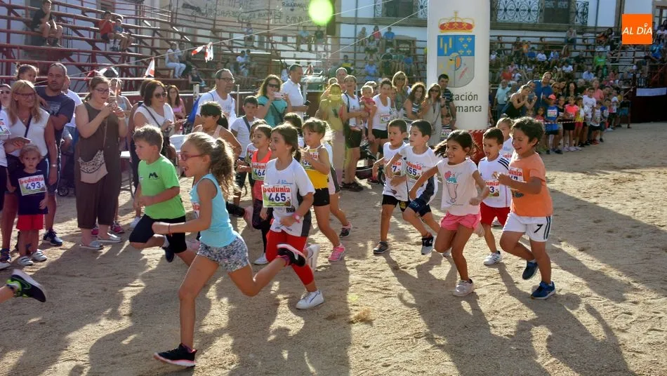 Foto 10 - Gran participaci&oacute;n de corredores y caminantes en la VI Toromarat&oacute;n de Lumbrales
