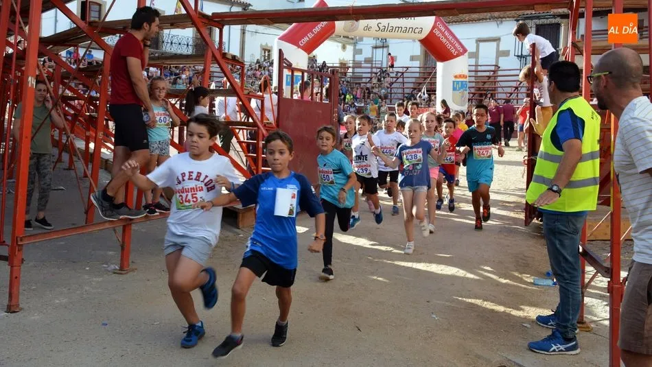 Foto 4 - Gran participaci&oacute;n de corredores y caminantes en la VI Toromarat&oacute;n de Lumbrales