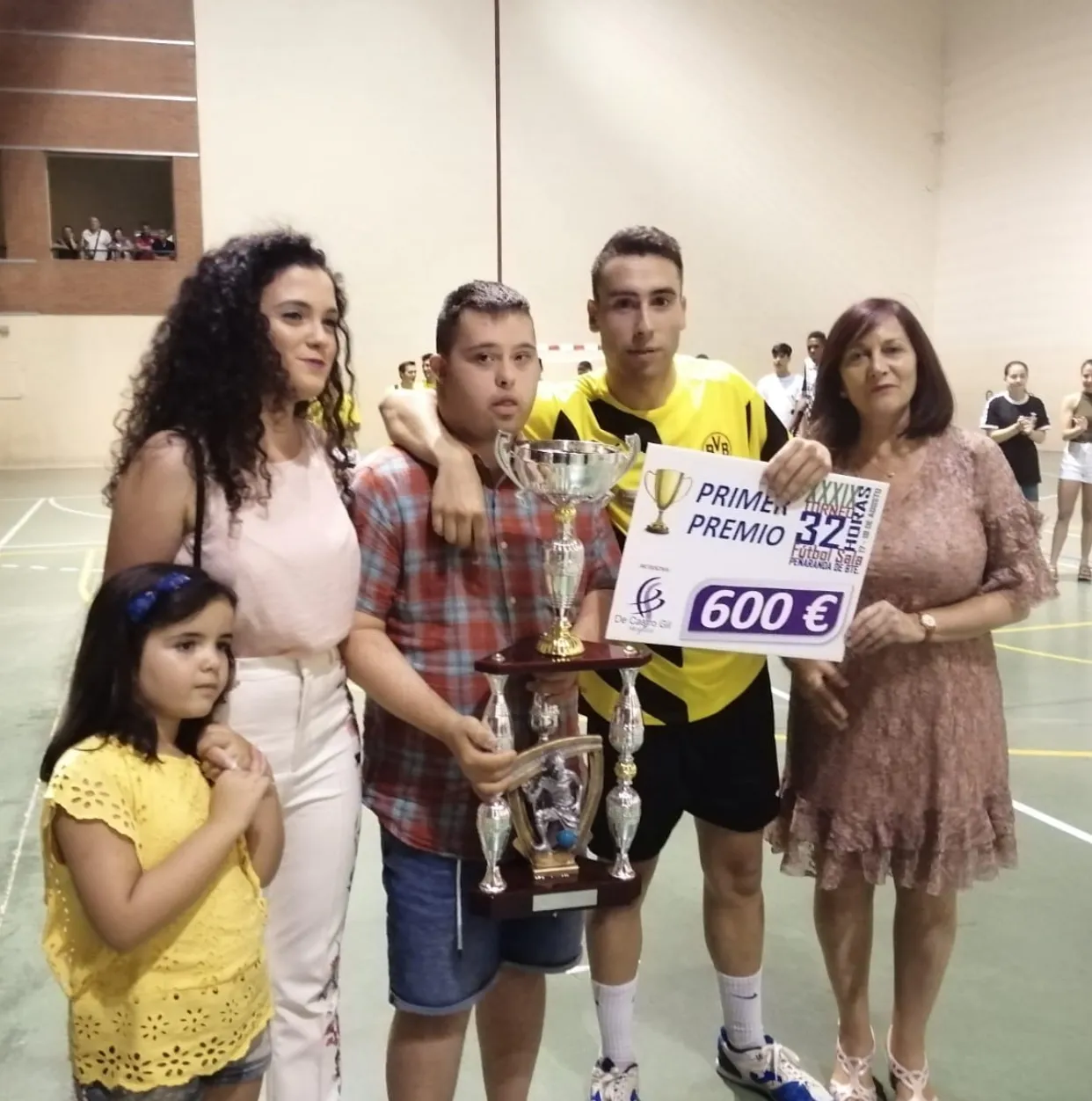 Foto 2 - El equipo Green Peppw se lleva el Torneo &lsquo;32 horas de f&uacute;tbol sala&rsquo;