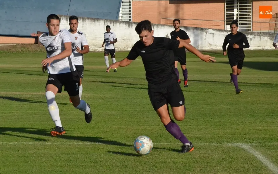 El Ciudad Rodrigo resiste la primera parte ante el filial del Salamanca CF UDS  