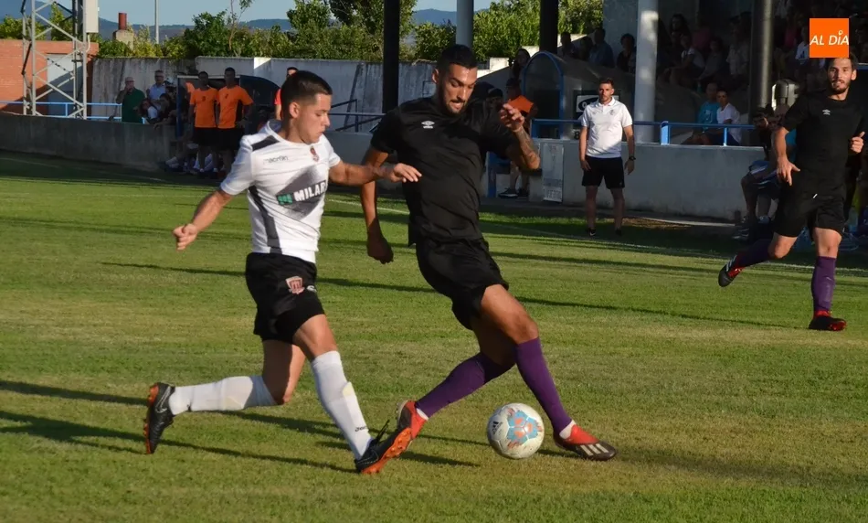 Foto 9 - El Ciudad Rodrigo resiste la primera parte ante el filial del Salamanca CF UDS  