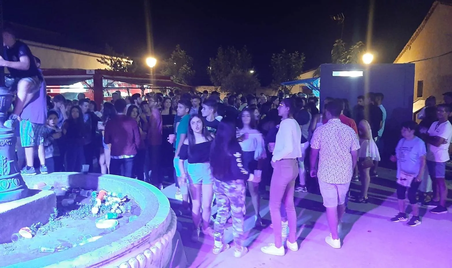 Foto 3 - Buen ambiente en la &lsquo;Fiesta del Verano&rsquo; de Mart&iacute;n de Yeltes  