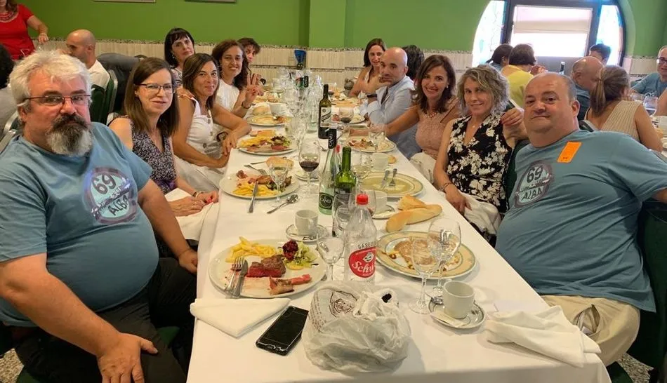 Foto 2 - Los quintos del 69 se reencuentran en un d&iacute;a casi festivo