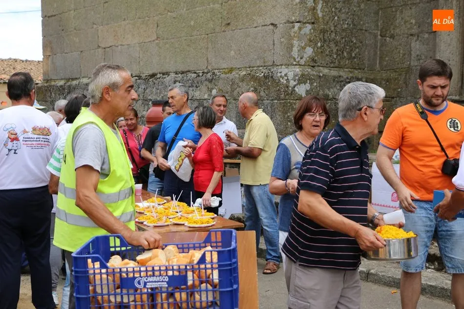 Foto 11 - En Masueco cogen fuerzas con una paella para 1.000 personas  