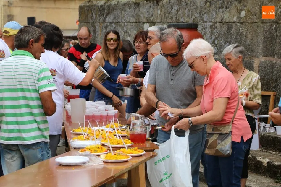 Foto 8 - En Masueco cogen fuerzas con una paella para 1.000 personas  