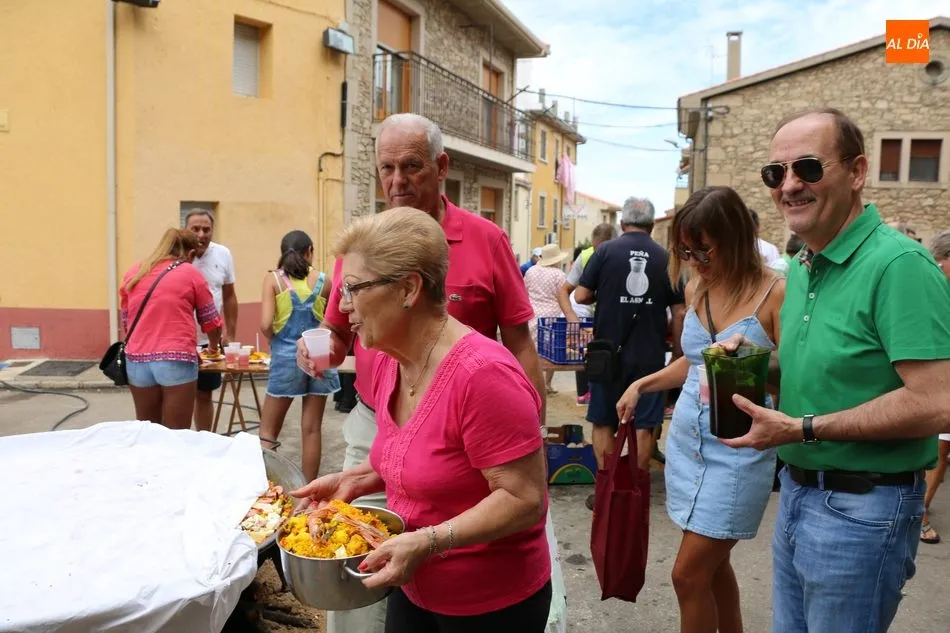 Foto 4 - En Masueco cogen fuerzas con una paella para 1.000 personas  
