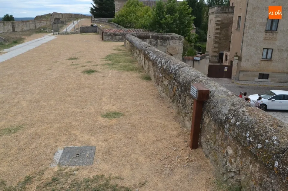 Foto 8 - La empresa adjudicataria de las obras del adarve de la muralla renuncia a continuar con ellas  