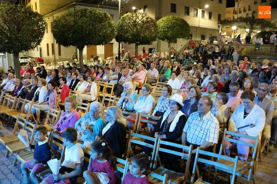 Les Bohemes lleva la pasión musical a la plaza de Julián Coca