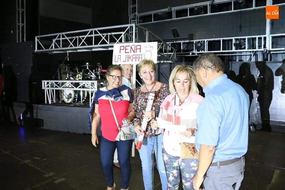 Foto 7 - Extraordinario desfile de pe&ntilde;as en Masueco con La Resaca como ganadores  