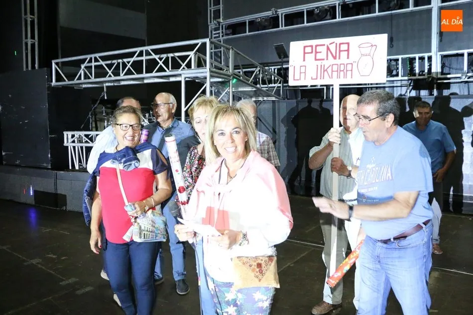 Foto 5 - Extraordinario desfile de pe&ntilde;as en Masueco con La Resaca como ganadores  