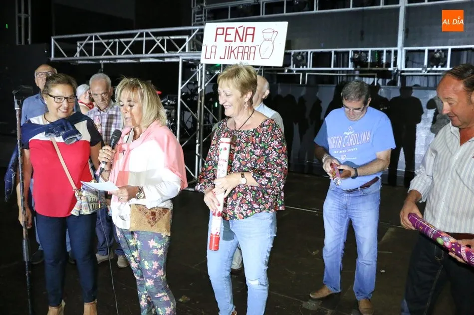 Foto 3 - Extraordinario desfile de pe&ntilde;as en Masueco con La Resaca como ganadores  