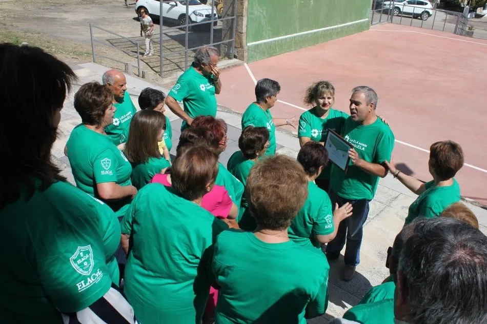 Foto 9 - La Asociaci&oacute;n de jubilados de La V&iacute;dola apoya y colabora con&nbsp;la Asociaci&oacute;n contra la ELA  