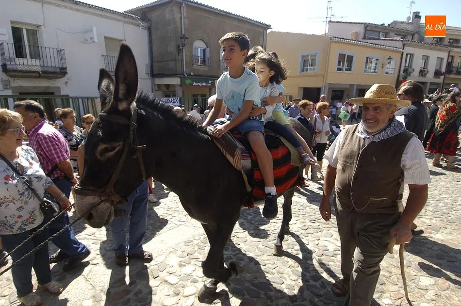 Paseando de una forma diferente por la localidad | Fotos Adrián Martín