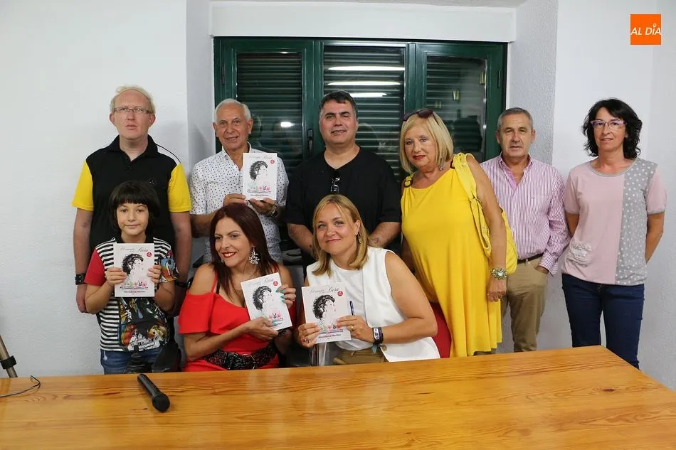 Almudena Merino estuvo acompañada de Gozo Merino, el alcalde Juan Morato, y numeroso público