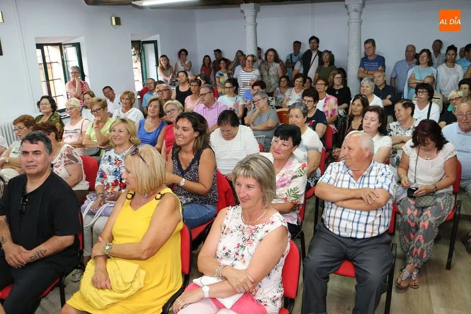 Foto 5 - Almudena Merino presenta &lsquo;El escondite de una rosa&rsquo;
