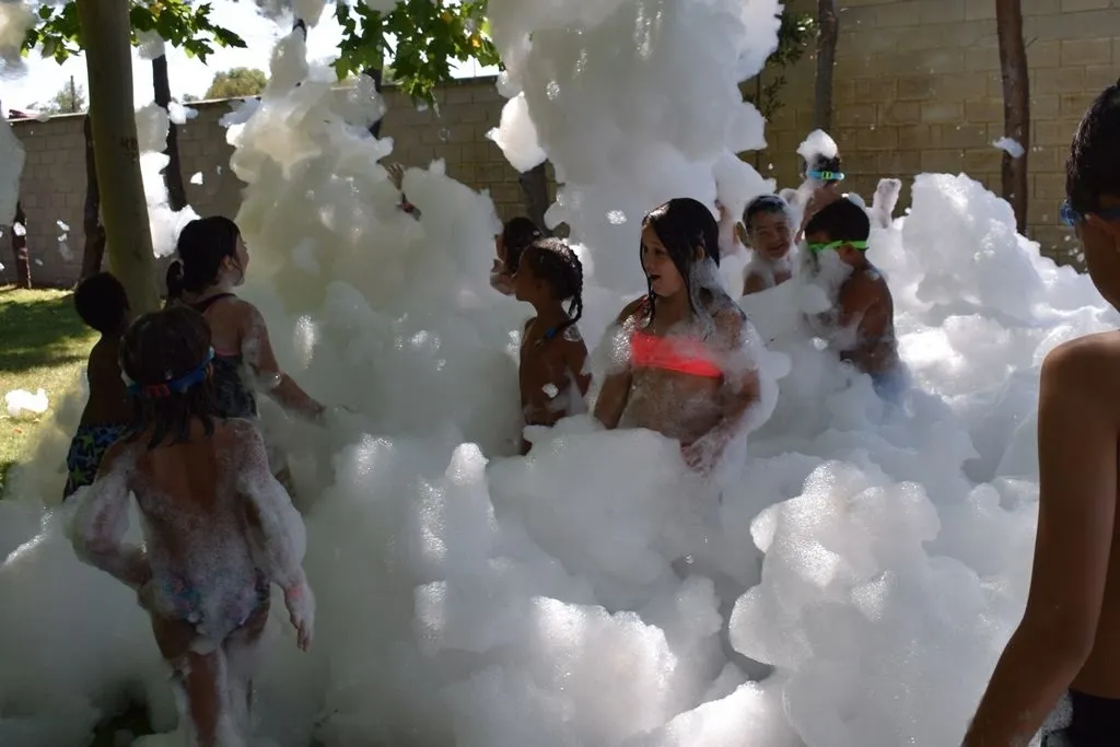 Foto 5 - Cerca de 200 ni&ntilde;os se lo pasan en grande en los Juegos de las Piscinas  