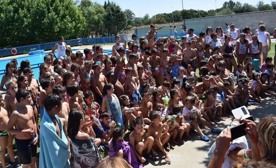 Foto 4 - Cerca de 200 ni&ntilde;os se lo pasan en grande en los Juegos de las Piscinas  