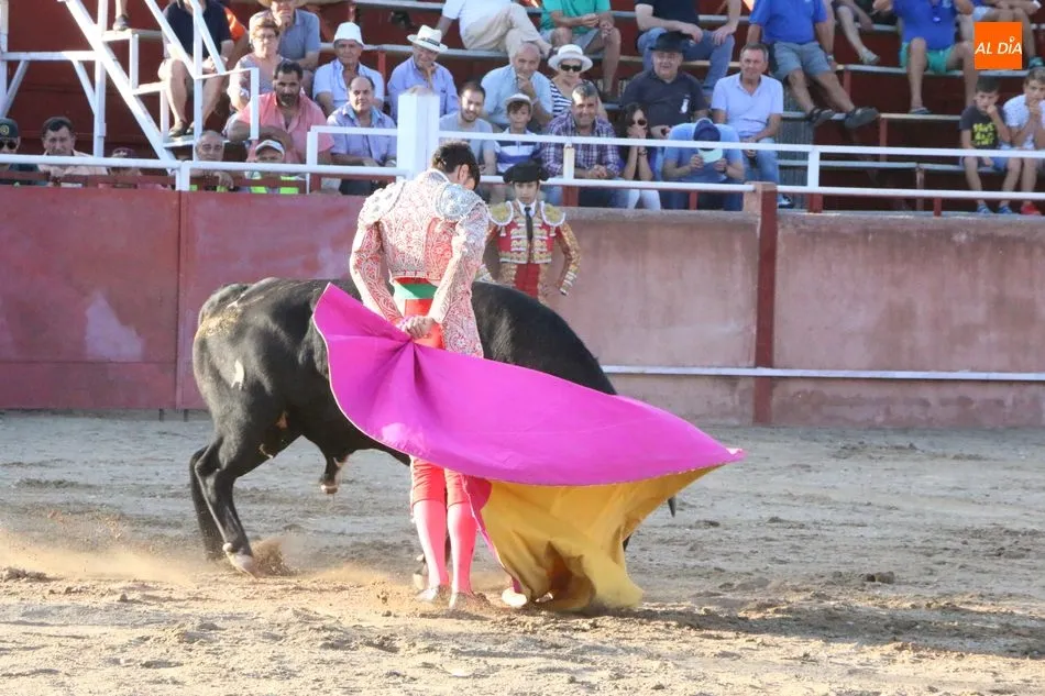 Foto 7 - La espada impide el triunfo de Hoyos en Masueco y Passareira se queda a medio camino  