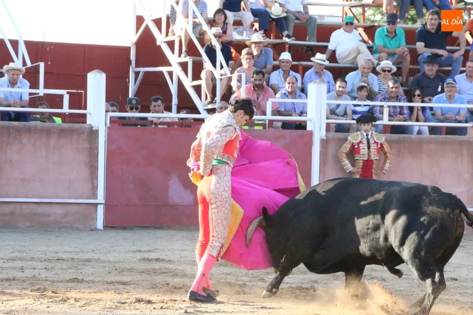 Foto 6 - La espada impide el triunfo de Hoyos en Masueco y Passareira se queda a medio camino  
