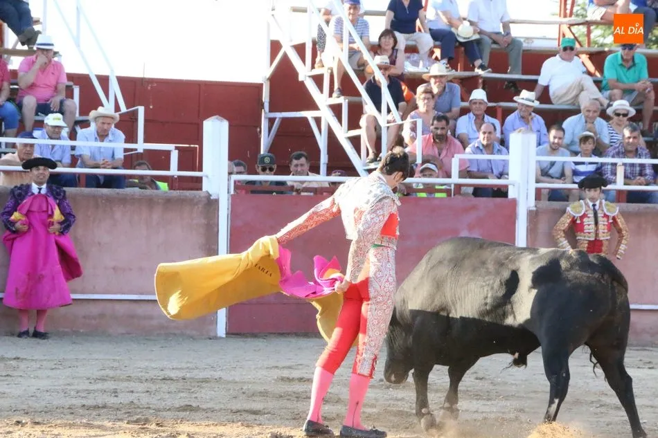 Foto 5 - La espada impide el triunfo de Hoyos en Masueco y Passareira se queda a medio camino  