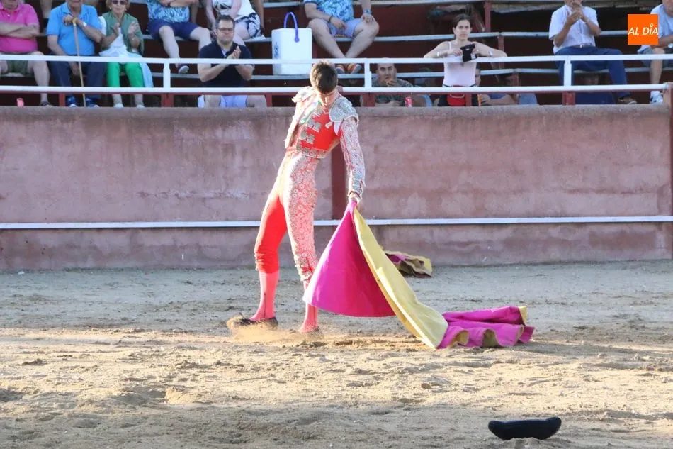 Foto 4 - La espada impide el triunfo de Hoyos en Masueco y Passareira se queda a medio camino  