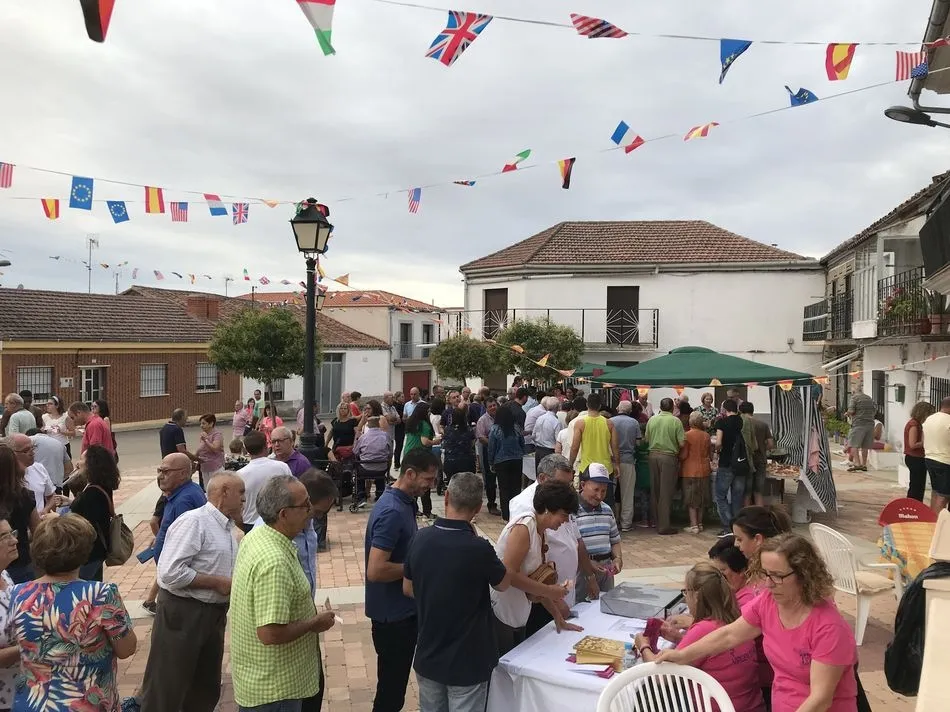 Foto 2 - Aldeanueva de Figueroa abre sus fiestas con su cara m&aacute;s solidaria  