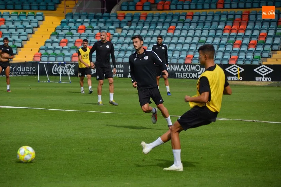 Foto 11 - &lsquo;Chiquimarco&rsquo; dirige su primera sesi&oacute;n de entrenamiento a puerta cerrada con el Salamanca UDS...