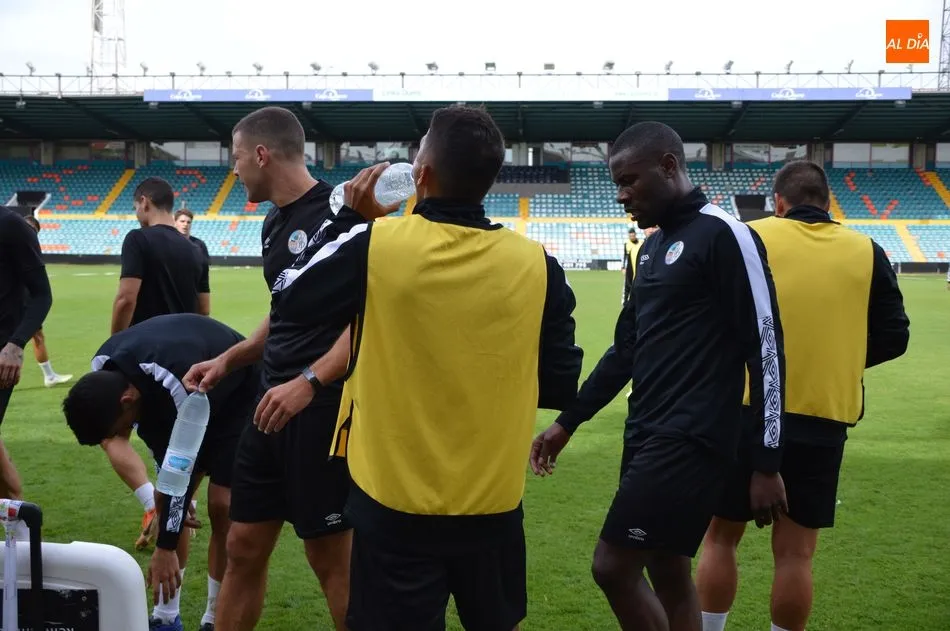 Foto 3 - &lsquo;Chiquimarco&rsquo; dirige su primera sesi&oacute;n de entrenamiento a puerta cerrada con el Salamanca UDS...