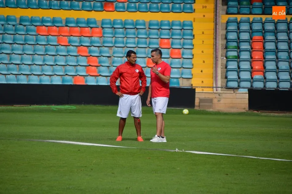 Foto 2 - &lsquo;Chiquimarco&rsquo; dirige su primera sesi&oacute;n de entrenamiento a puerta cerrada con el Salamanca UDS...