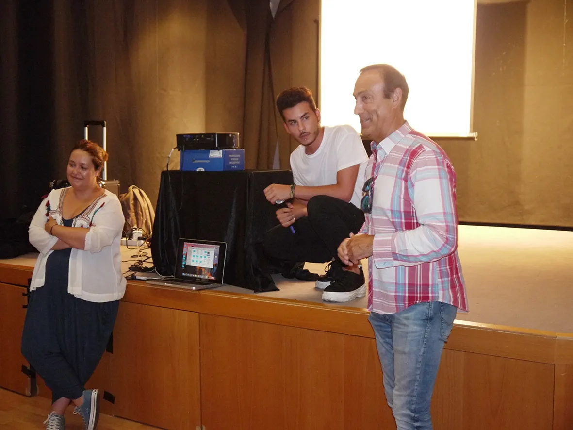 Foto 2 - Los j&oacute;venes de Carbajosa presentan un corto obre los embarazos no deseados y la repercusi&oacute;n de...