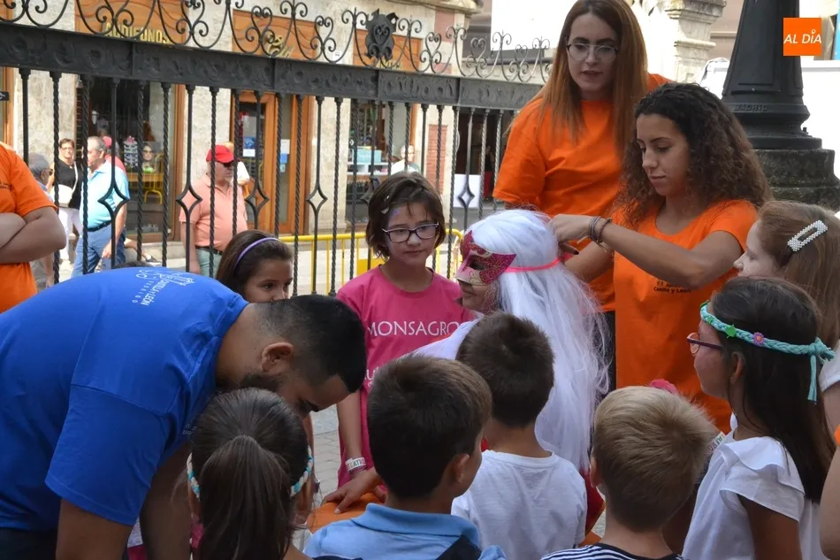 Foto 3 - Cientos de ni&ntilde;os comienzan su viaje a los entresijos del universo esc&eacute;nico  